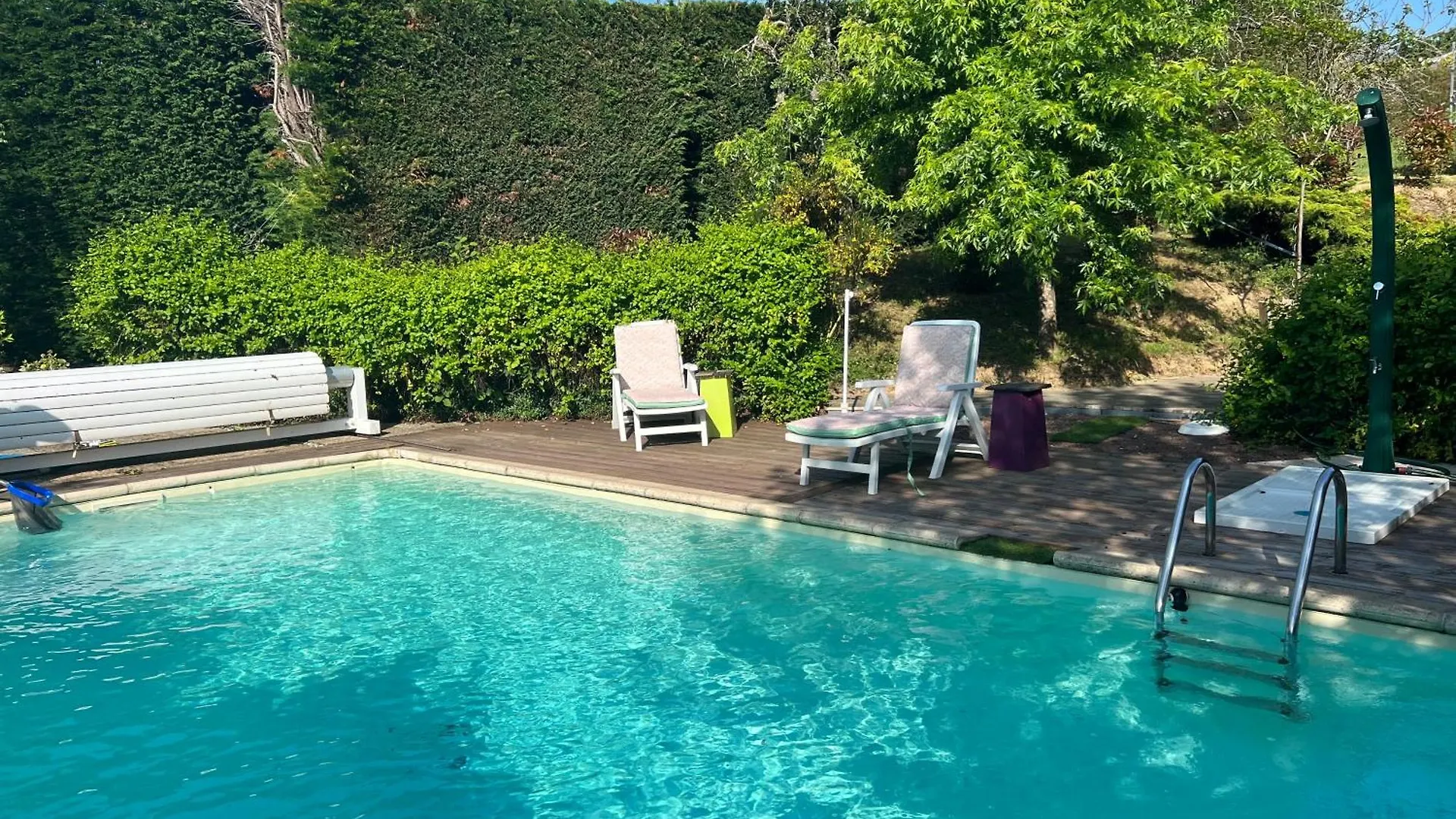 Bed & Breakfast Maison D'Hotes L'Escale Du Loup Blanc Maringes Frankrijk